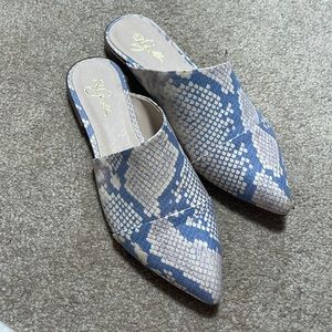 42 Gold by Chinese Laundry snakeskin mule